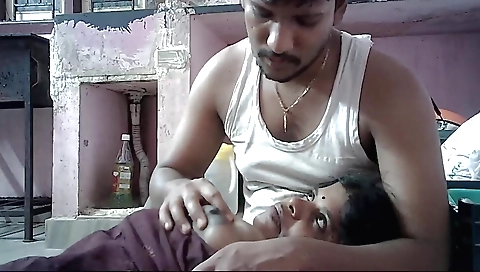 My amateur porn video showing me putting my pussy together