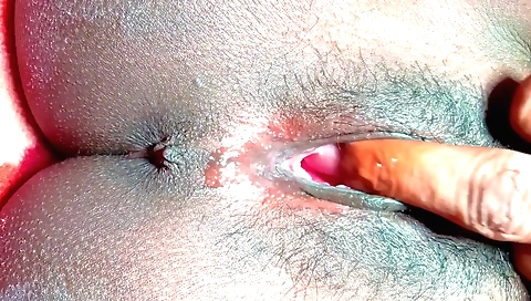 Indian hairy girl cums on the bed in a hot solo film