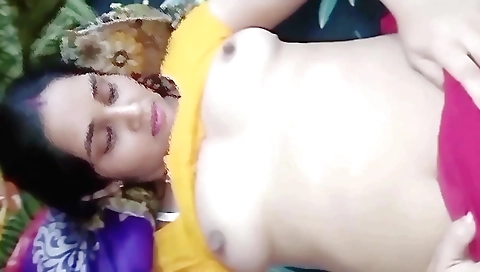 Indian brunette hot amateur gets fucked on a camera