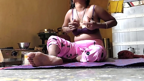 Heterogenic fuck session from home of Indian brunette