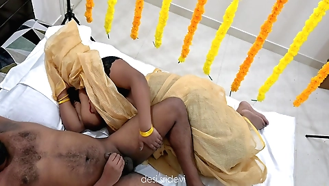 Indian couple enjoys the cock in the first sex movie