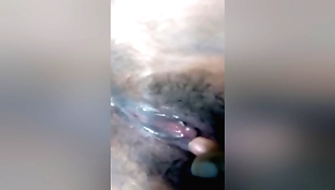 amateur solo video with a hot girl with natural tits