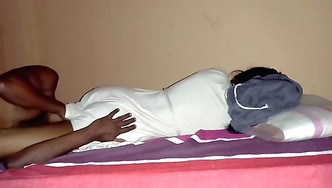 Indian beauty showing her beauty in homemade video