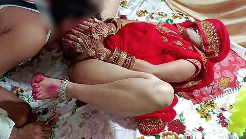 Indian brunette gets nailed in her first night of marriage