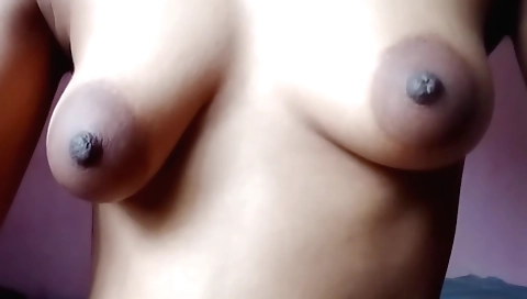 Indian girl with big ass and beautiful ass fucks on cam