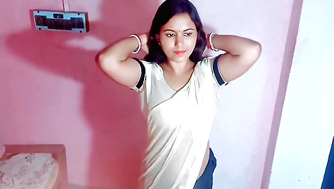 Indian brunette with big tits fucks solo in hotel room