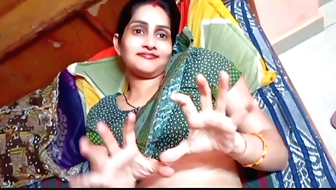 Indian bhabhi sex video showing her intimate lovemaking