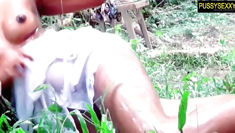 Indian amateur video in a sexy outfit masturbating