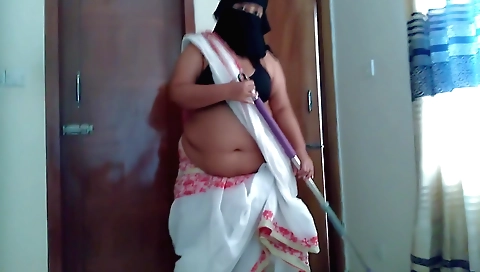 Indian babe with a hot body cumming in her mouth and pussy 04z