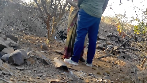 Desi Aunty Outdoor Village Sex With Village Outdoor
