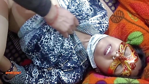 Bhabhi indian teen enjoys a hardcore sex with her stepbrother's aunt