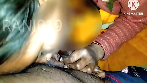 Indian housewife in amateur video with her hairy pussy