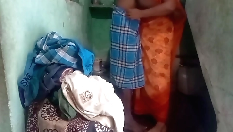 Amateur tamil porn video showing a brunette's wet pussy