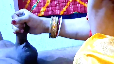 Indian amateur babe sucks his dick and fucks her pussy