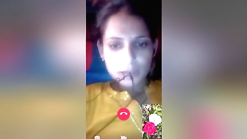 Today Exclusive- Sexy Bihari Girl Showing Her Boobs On Video Call 7
