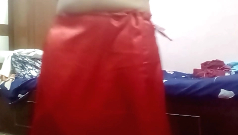 Indian chick with a big booty is masturbating on webcam