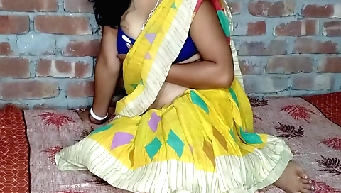 Indian milf shows her hairy pussy and gets creamped