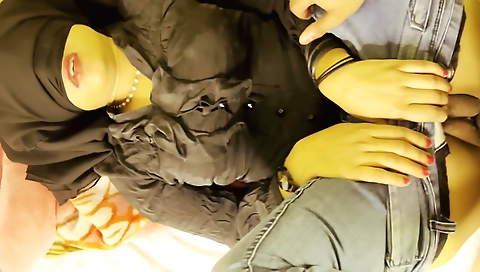 Indian teen girl 18+ fucked in bed by a young landlord