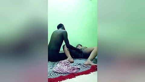 Amateur couple enjoys a couple of fun moments in this hd video
