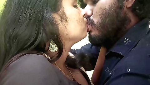 Indian girl in a mallu couple sex and kissing porn