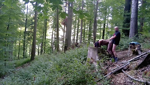 Girl gets creampie and mouthed by two guys outdoors