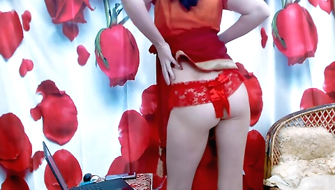 Indian solo female porn video in a very small outfit