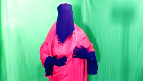 Indian amateur girl with sexy face spending the night with a guy