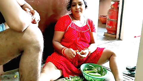 Amateur porn video featuring a gorgeous girl getting her cunt teased