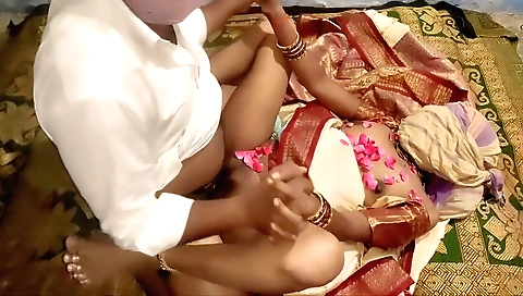 Indian hairy wife showing her hairy pussy on webcam