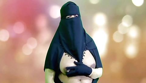 Indian lingerie solo female masturbates in bedroom