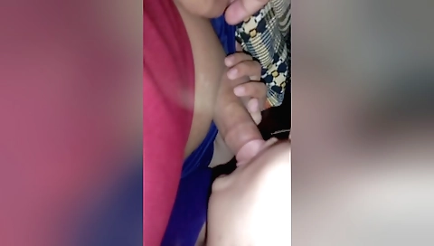 Amateur wife with a sexy body does a hot morning fuck