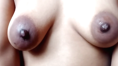 Indian solo girl shows off her body in hd porn video