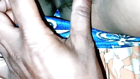 Indian hairy pussy video showing a hairy pussy of a girl