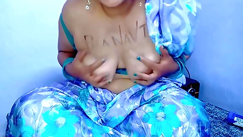 Amateur solo female with big tits showing her boobs