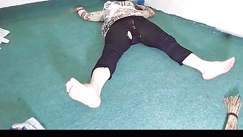 Indian maid cleans her room and shows her big ass in video