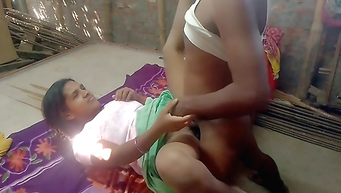 Indian brunette teen 18+ sex video with hot hands and lips