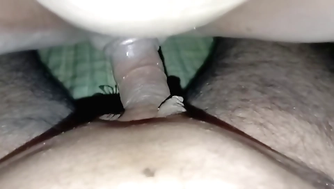 Indian teen girl is showing off her body in an amateur vid