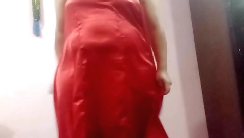 Busty chick masturbating on webcam in hot solo video