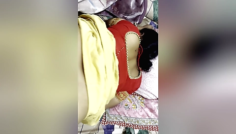 Indian brunette has sex with stepbrother in homemade video