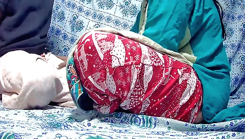 Indian nurse and peasant sex in the park in the amateur porn