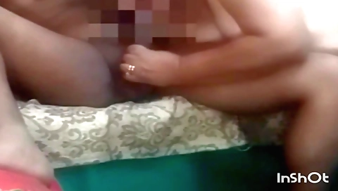 Mature slut exposing a sexy white bra and blouse to me