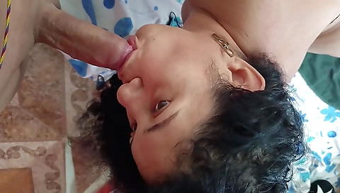 Indian hottie sucks and fucks her ass in amateur clip