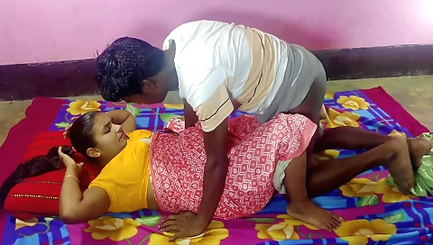 Hot teen with a hot body is going to cum in her pussy