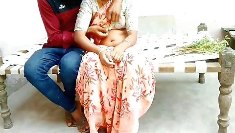 Indian girl gets fucked outdoors in hd amateur video