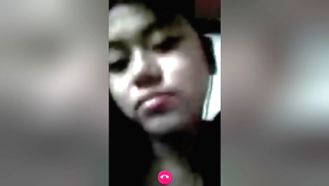 Today Exclusive-cute Desi Girl Shows Her Boobs On Vc