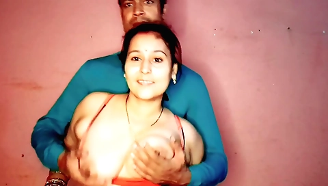 Indian brunette has a sexy dance in a homemade clip
