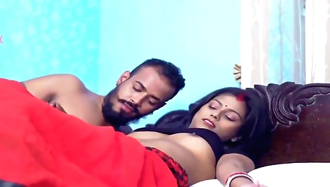 Indian brunette gets fucked in the studio in the video