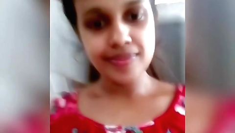 Big booty brunette amateur showing her beautiful body